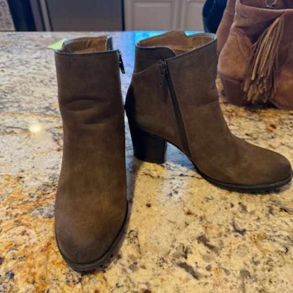 booties - Picture 3 of 3